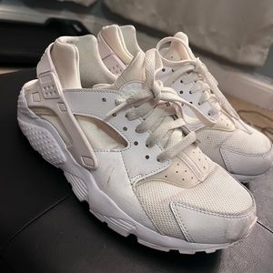 Nike Air Huaraches / White / Youth 7